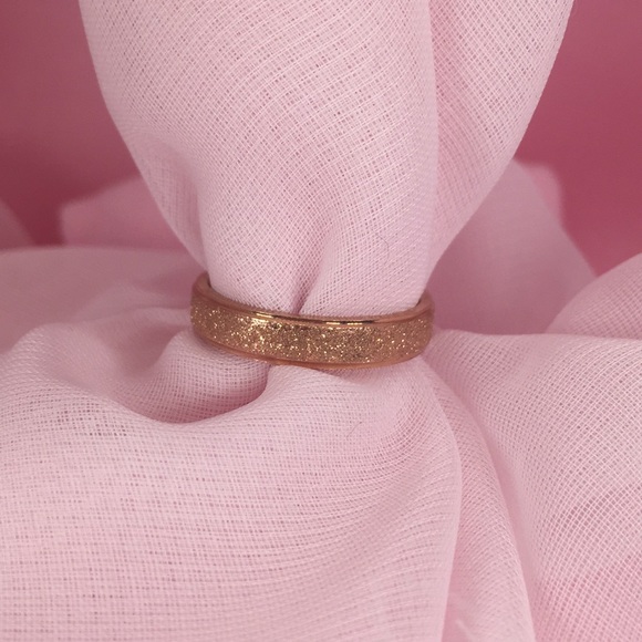 ROSE GOLD BAND - Picture 1 of 2
